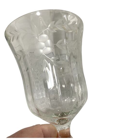 Vintage Mid Century Etched Clear Crystal Wine Glasses Water Goblets Set of 4 - Picture 9 of 12